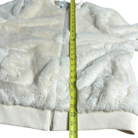 Faux  fur bomber jacket hoodie, zipper, LIKE NEW, cream,detachable hood,mob wife - Picture 12 of 14